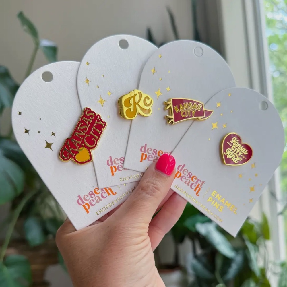 Kansas City Pin Red & Yellow 🏈 - Picture 4 of 4